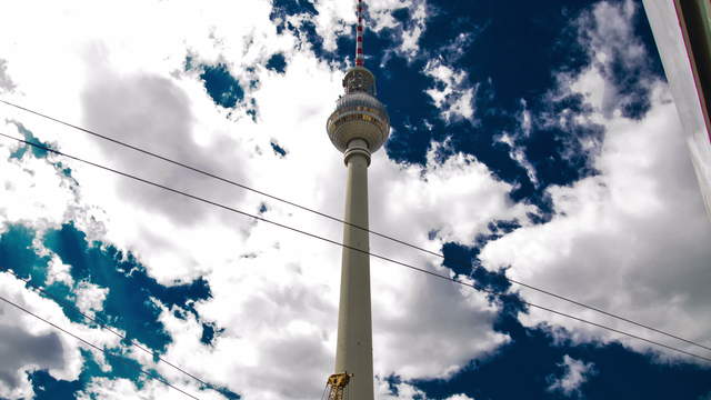 Berlin Hyperlapse 4K - Berliner Fernsehturm Super zOOm Alexanderplatz