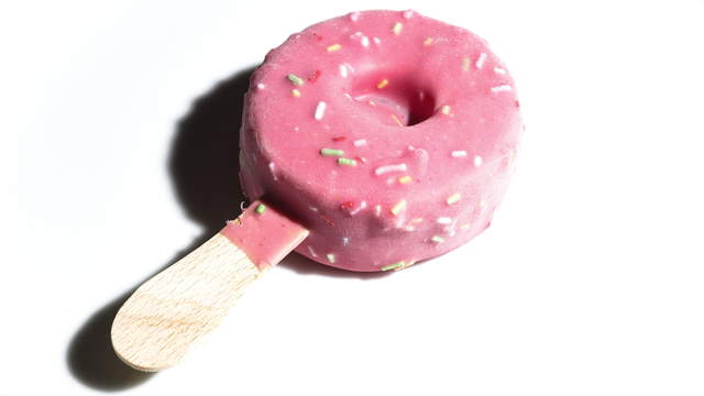 Pinkes Donut Eis