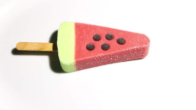 Wassermelonen Eis schmilzt